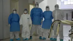 Trabajadores del hospital San Rafael en Leticia, Colombia