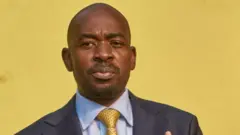 Nelson Chamisa avuga ijambo mu kiganiro n'abanyamakuru ku byavuye mu matora, aha ni i Harare muri Zimbabwe, ku itariki ya 27 Kanama (8) mu 2023. 