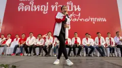မဲစစ်တမ်းကောက်ယူမှုအရလူကြိုက်အများဆုံးဖြစ်နေတဲ့သက်ဆင်ရဲ့သမီး