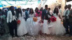 Obbolaa jaha waliin gaa'ila dhaabbatan