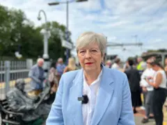 Theresa May ao declarar que renunciará