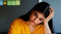 तरुण मुलगी 