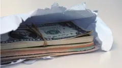 ገንዘብ በፖስታ