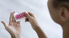 Njia za udhibiti wa uzazi hutumiwa hasa na wanawake karibu na nchi zote za dunia.