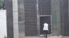 அனுராக் திவேதியின் இல்லம்.