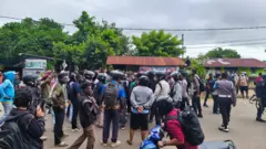 demonstrasi gangguan internet, merauke, papua