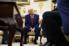 Donald Trump durante reunião com Benjamin Netanyahu no Salão Oval da Casa Branca