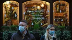 Британияда Рождество майрамдала берет 