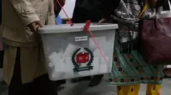 আগামী সাতই জানুয়ারি সংসদ নির্বাচনের ভোটগ্রহণ অনুষ্ঠিত হবে। 
