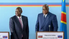 Rais wa Kenya William Ruto (kushoto) alikuwa Kinshasa kukutana na mwenzake wa Kongo Felix Tshisekedi (Kulia) mwezi Novemba mwaka jana.
