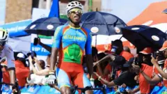 ኣብ 2023 ተዓዋቲኦ ብጫ ማልያ ክኸውን ዝኸኣለ ሄኖክ ምሉእብርሃን ኣብ 2025 ንቀዳማይ መድረኽ ክዕወተሉ ክኢሉ ምንባሩ ዝዝከር'ዩ
