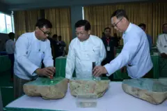 စစ်ကောင်စီရဲ့ နိုင်ငံခြားငွေ ရလမ်းတစ်ခုဖြစ်တဲ့ ကျောက်မျက်ရတနာပြပွဲ စတင်