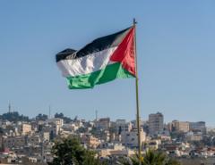 ترحيب عربي وتنديد أمريكي باعتراف فرنسا بـ "دولة فلسطين"، و100 نائب بريطاني يوقعون رسالة تطالب رئيس الوزراء بالاعتراف بفلسطين