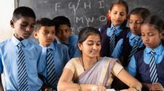 सरकारी टीचर बनने के लिए कौन से कोर्स करने चाहिए?