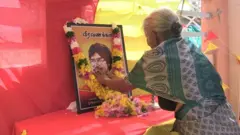 තිලීපන් සැමරුම: යාපනය රිය පෙළපාලියක්