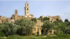 ভূমিকম্পের ফলে ভীষণভাবে ক্ষতিগ্রস্ত হয়েছিল বুসানা ভেকিয়া। 