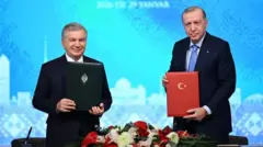 O'zbekiston prezidenti Mirziyoyev va Turkiya prezidenti Erdog'an bitimni ushlab turishibdi