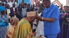 Aworan Oba Ghandi ati Pasitọ Adeboye 