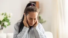 صورة لسيدة منزعجة 