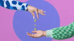 Harka saantima harka nama biraarra buusaa jiru