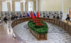 Tổng thống Nga Vladimir Putin gặp Chủ tịch Trung Quốc Tập Cận Bình tại Samarkand