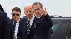 Presiden AS Joe Biden bersama putranya, Hunter Biden