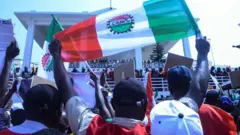 Aworan ẹgbẹ oṣiṣẹ NLC