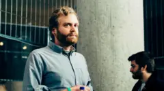 새로운 소셜 미디어 플랫폼을 실험해본 제이 스프링겟 