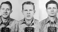 Fotos de frente com placas de identificação dos três prisioneiros que fugiram de Alcatraz em 1962