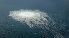 Bulles de gaz provenant de la fuite du Nord Stream 2.