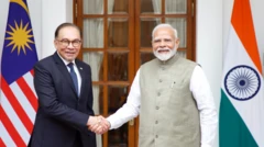 மலேஷிய பிரதமர் அன்வார் இப்ராகிம் மற்றும் பிரதமர் நரேந்திர மோடி