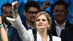 La conservadora Laura Fernández gana en primera vuelta las elecciones presidenciales de Costa Rica
