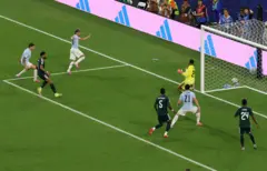 جانب من مواجهة السعودية والأوروغواي