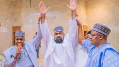 Gwamnan Gombe da wasu ƴansiyasar jihar