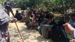 প্রথমে শূন্য রেখায় একটি চা বাগানে আশ্রয় নিয়েছিলেন মিয়ানমারের এই নাগরিকরা