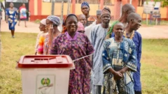 Ndị kwụ n'ahịrị ịtụ vootu n'Ekiti Steeti