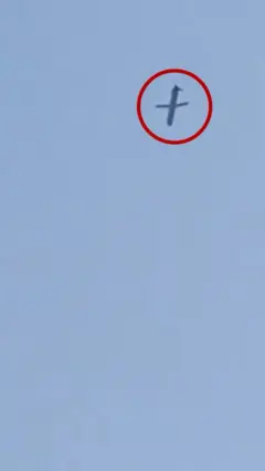 تلاش پدافند برای انهدام موشک بر فراز آسمان ایران