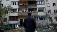 ساختمانی در اوکراین که در اثر جنگ تخریب شده 