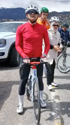 turski guverner na biciklu