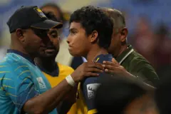 දුනිත් වෙල්ලාලගේට පියාගේ අභාවය ගැන දැනුම් දුන් අවස්ථාව...