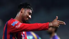 தனி ஒருவனாக லக்னௌவுக்கு வெற்றி தேடித்தந்த 21 வயது இளைஞன். யார் இந்த முகுல் சௌத்ரி?