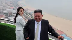 kim džong un sa ćerkom promoviše turističko odmaraliste u severnoj koreji
