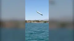 Gliser jurio jezerom, pa se prevrtao u vazduhu