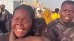 لقطة من مقطع مصور نشرته قوات الدعم السريع على تويترpeople talking aboutيظهر أشخاصاً كزنغوليين يتحدثون عن تعرضهم للقصف