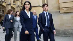 Ўзбекистон президентининг администрацияси раҳбари Британияга ўсмир ўғли билан расмий сафар қилди. 