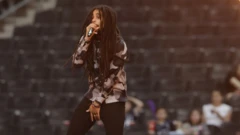 Skip Marley avuga ko kuririmba indirimbo za Bob Marley mu Bwongereza ni 'ikintu kidasanzwe na gato', 