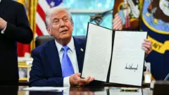 डोनाल्ड ट्रम्प