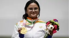 અવનિ લેખરા
