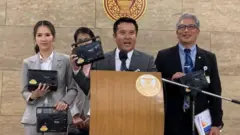 วิทยุทรานซิสเตอร์จำนวน 10 เครื่อง จะถูกนำไปวางจุดต่าง ๆ ในอาคารรัฐสภาที่การถ่ายทอดสัญญาณเสียงการประชุมเข้าไม่ถึง เช่น หน้าห้องน้ำและโรงอาหาร