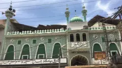 مسجد قاسم علی خان